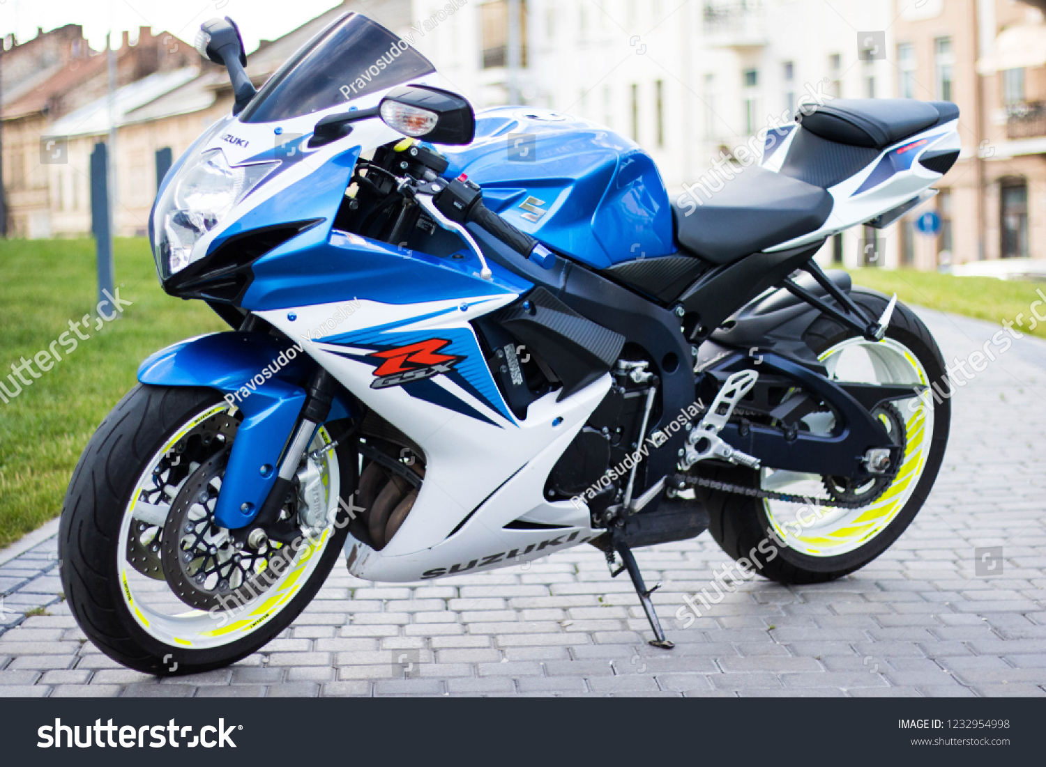 blue and white gsxr helmet