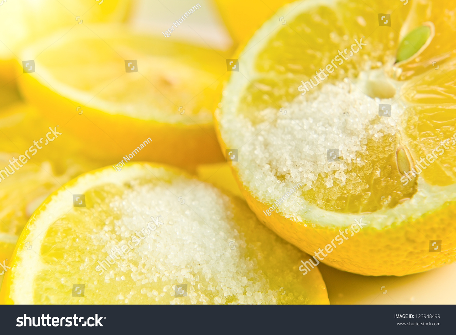 Lemon fresh. Лимон в сахаре. Дольки лимона в сахаре. Лимон с сахаром. Лимонные дольки в сахаре.