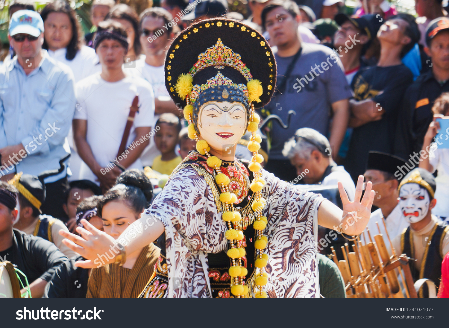 202 Festival lima gunung Images, Stock Photos & Vectors | Shutterstock