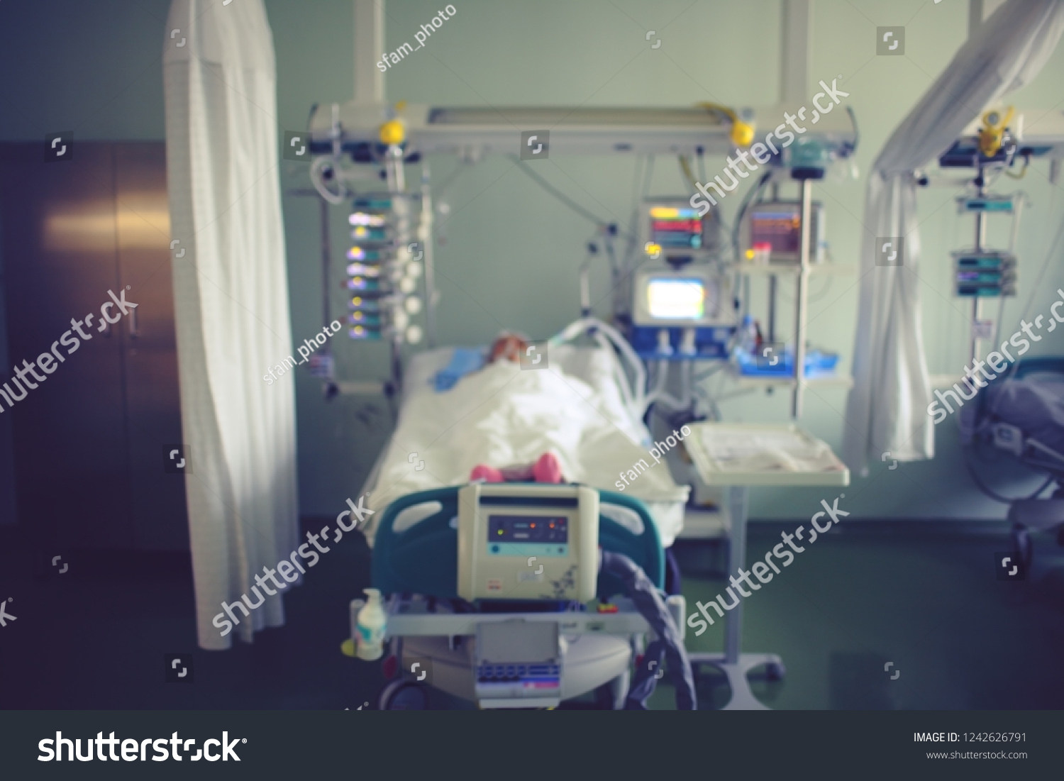 Ward Hospital Bed Lying Heavy Unhealthy Stock Photo 1242626791 ...