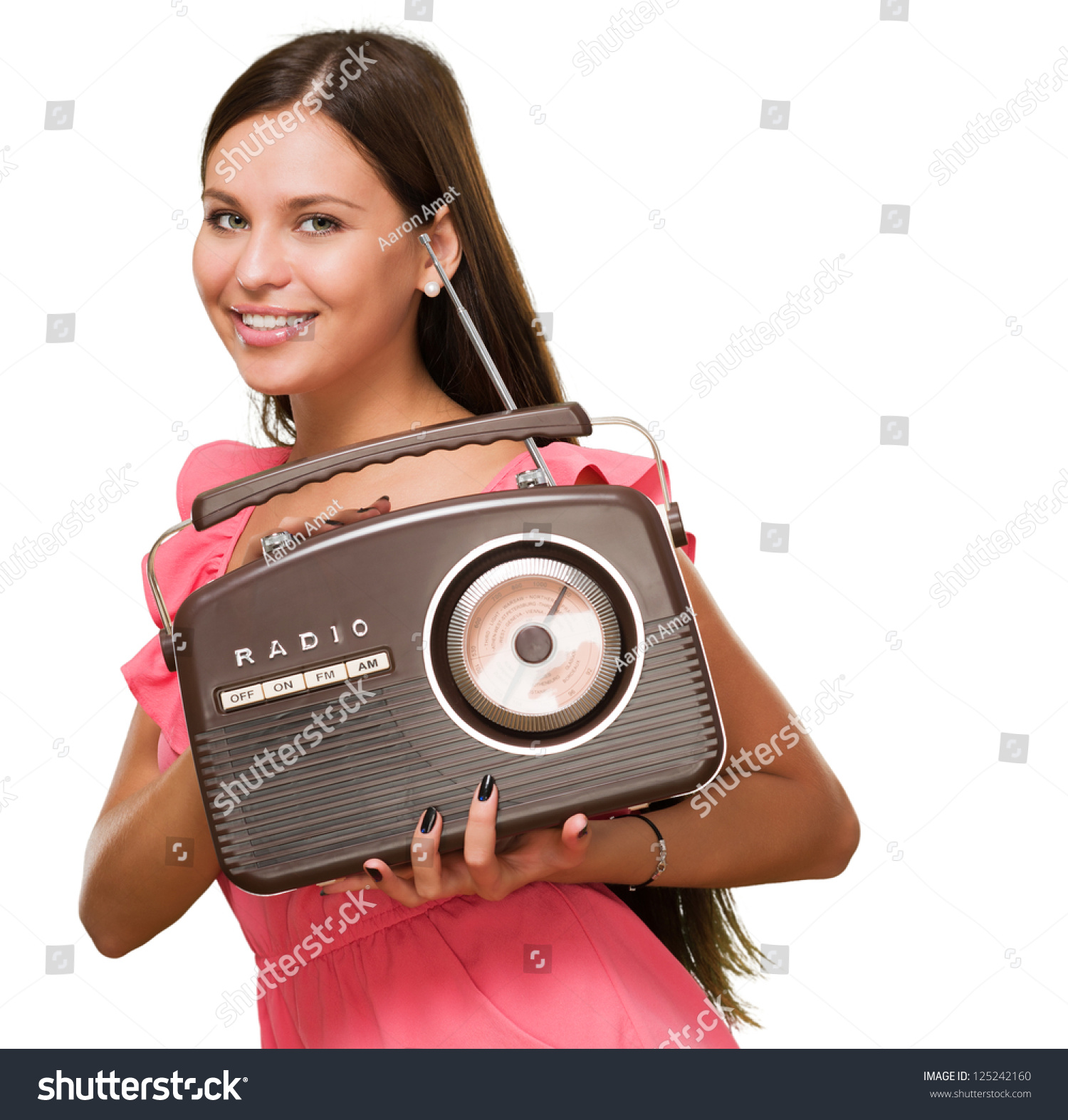 Девушка с радиоприемником