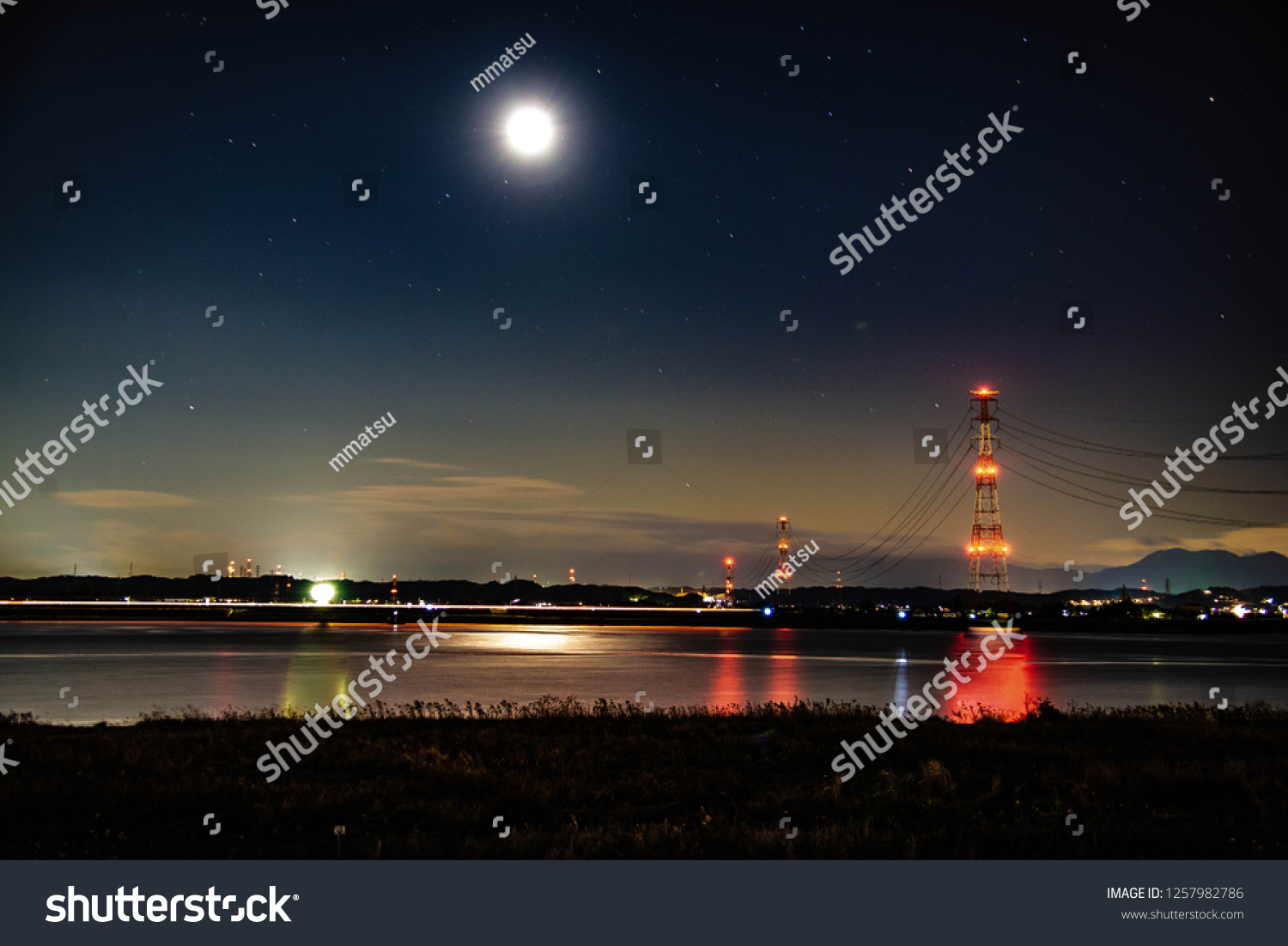 full-moon-japanese-wintermoon-full-night-stock-photo-1257982786