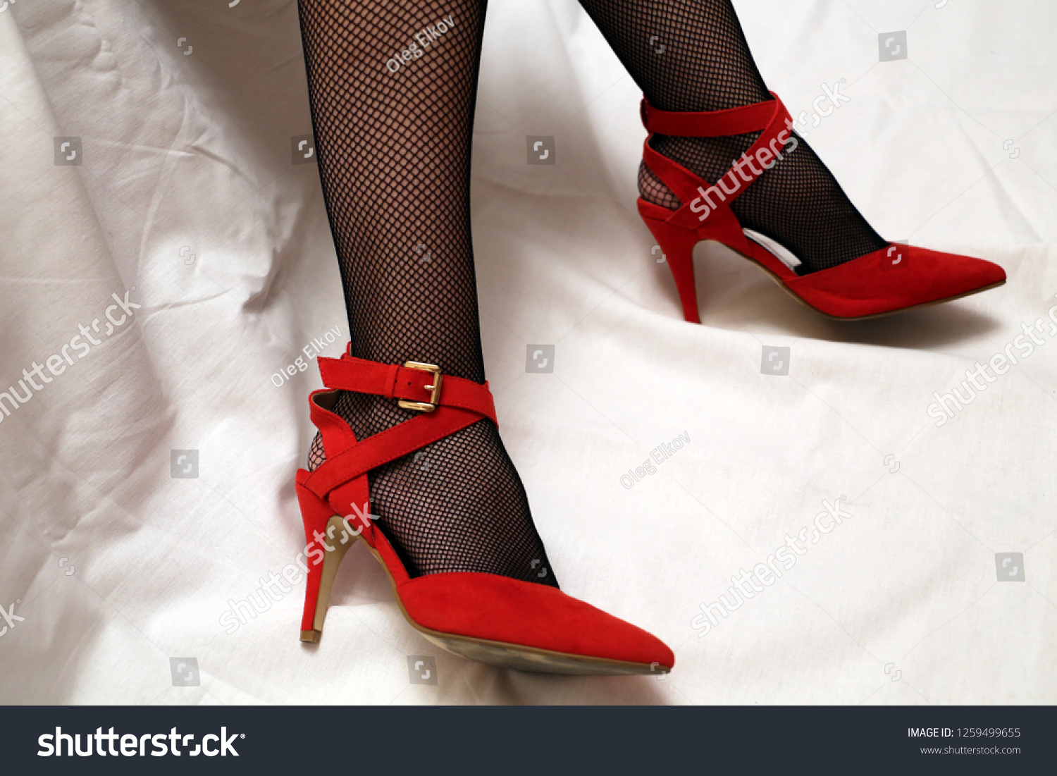 Sexy Female Feet Red Velvet Shoes Foto stock 1259499655 | Shutterstock