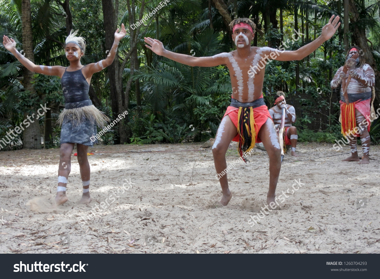 Indigenous Australian Aboriginal People Dancing Didgeridoo Stock Photo ...