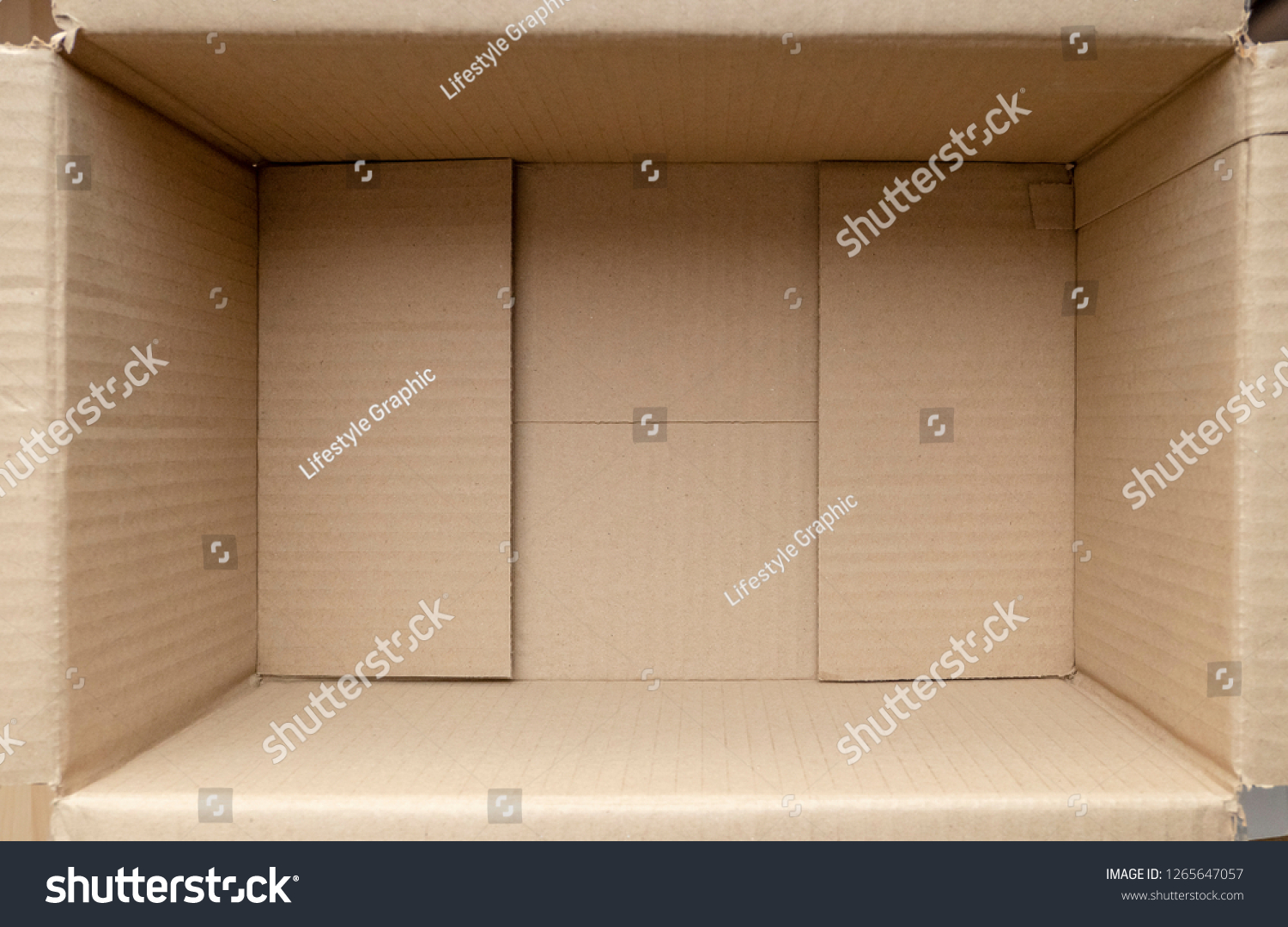 Картонная коробка внутри