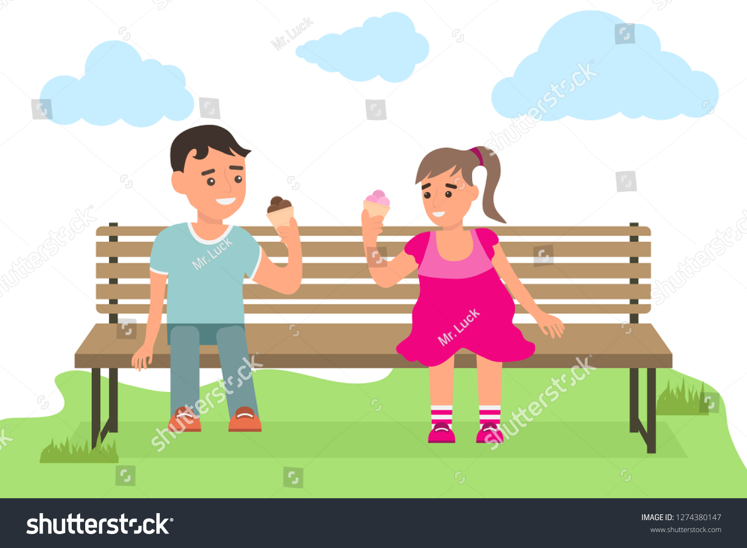 Мальчик и девочка на скамейке