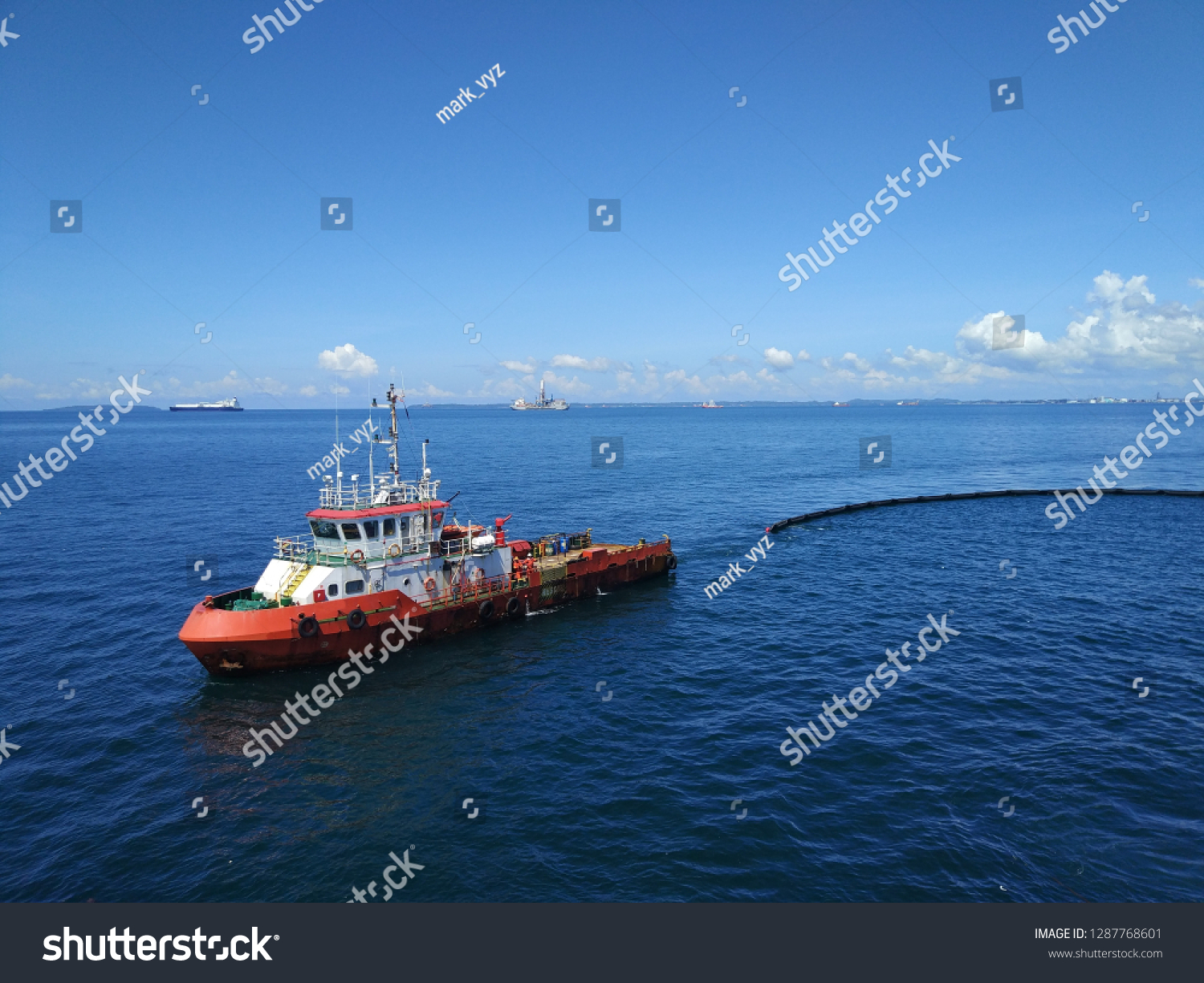 589 Oil Spill Response Images, Stock Photos & Vectors | Shutterstock