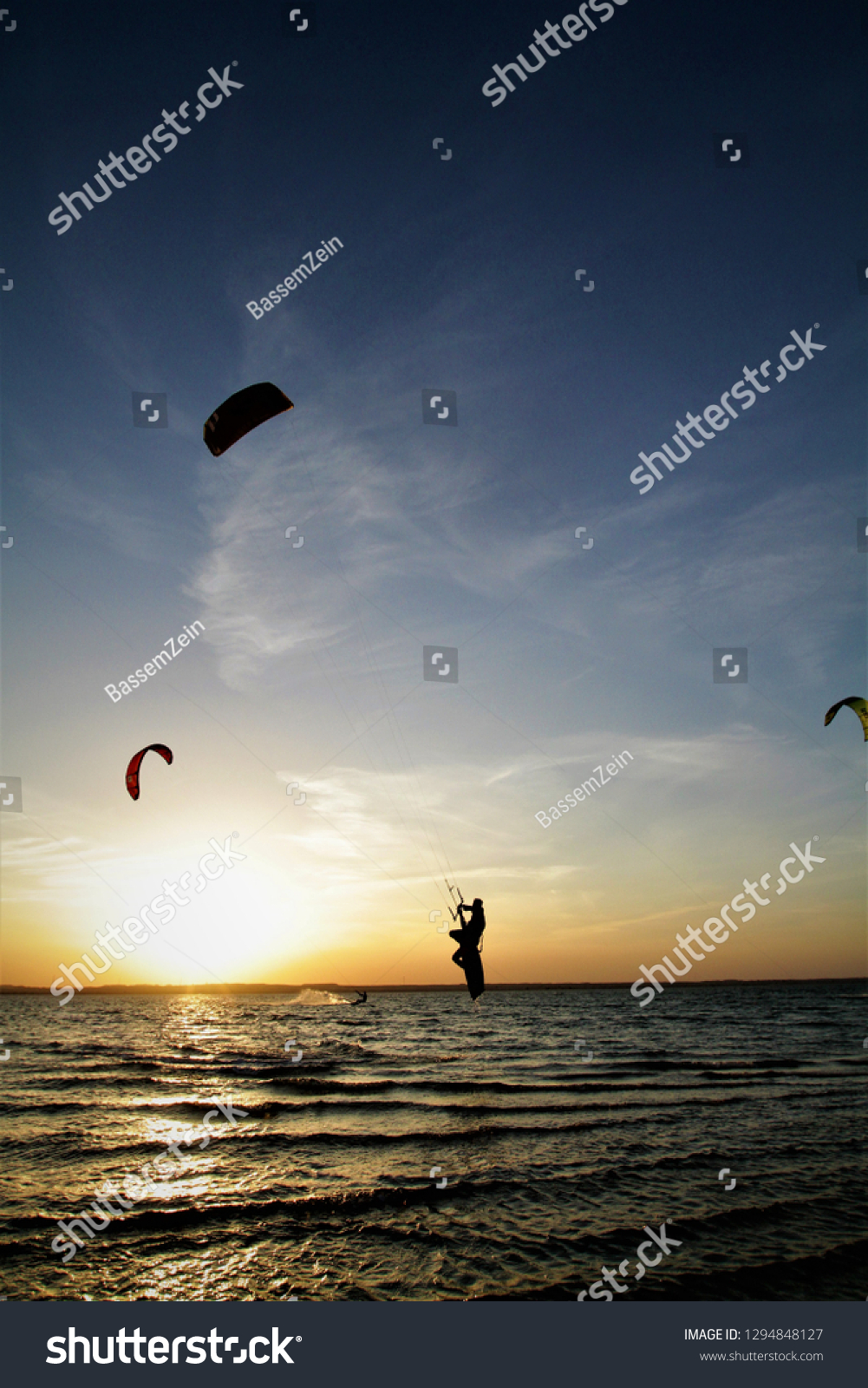 Kite Surfing Sports Around Qatar Beaches Stock Photo 1294848127 ...