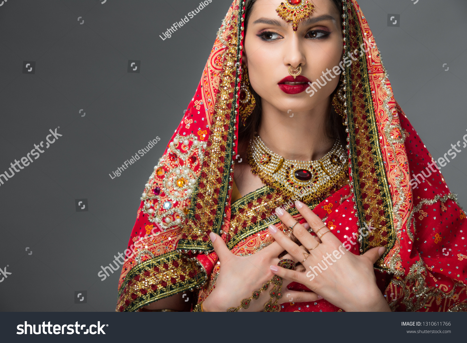 Attractive Indian Woman Posing Traditional Sari Foto Stok 1310611766 Shutte...