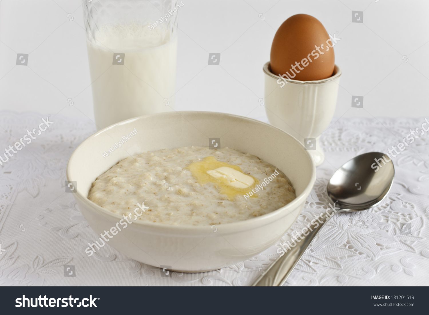 Завтрак каша и яйцо