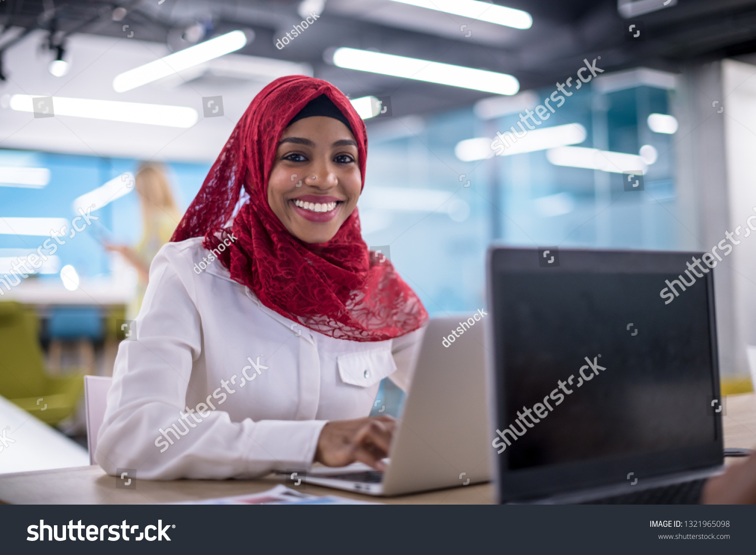 72,065 Hijab Business Women Images, Stock Photos & Vectors | Shutterstock