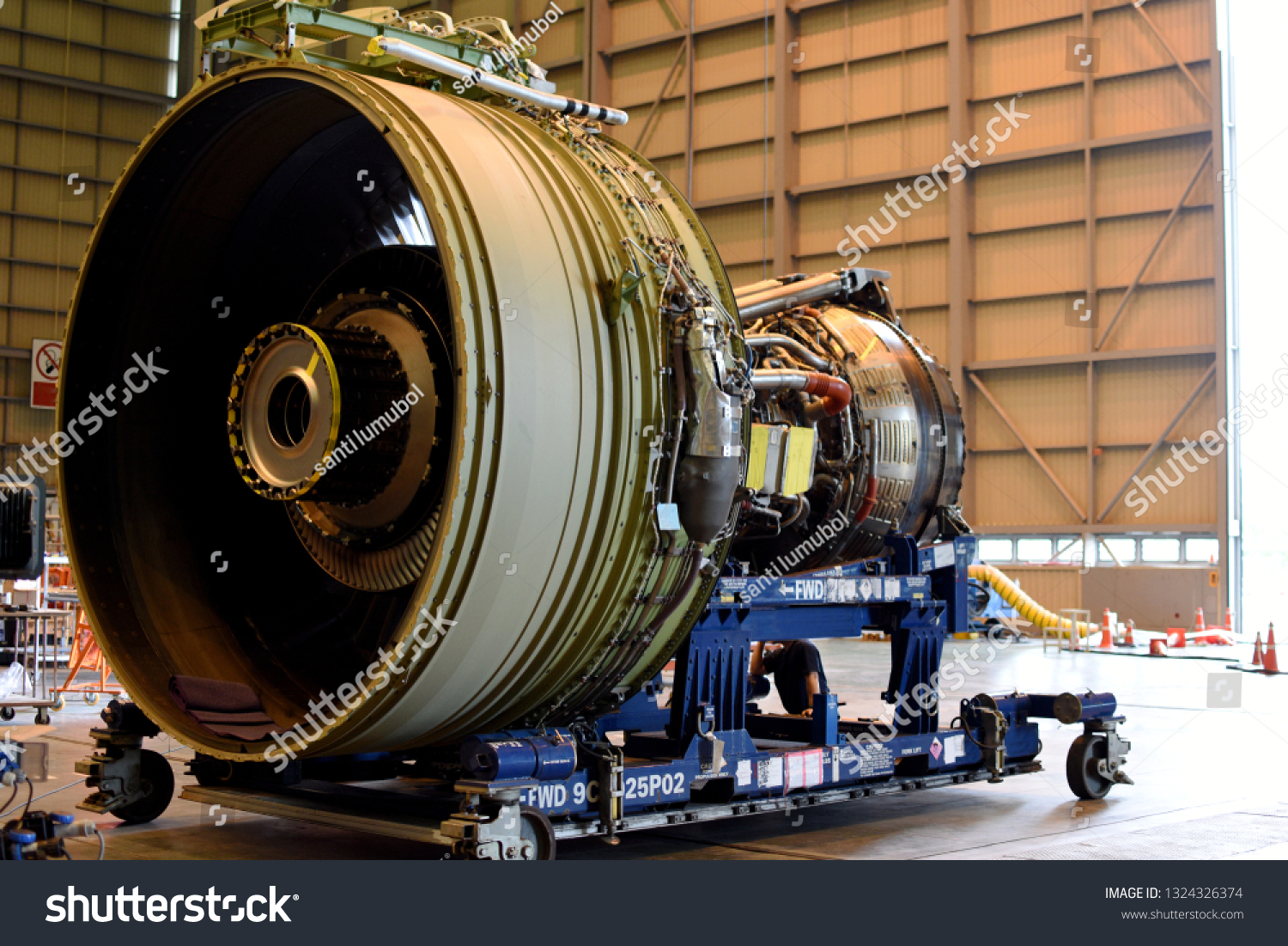 Jet Engine Remove Aircraft Airplane Maintenance Stock Photo 1324326374 ...