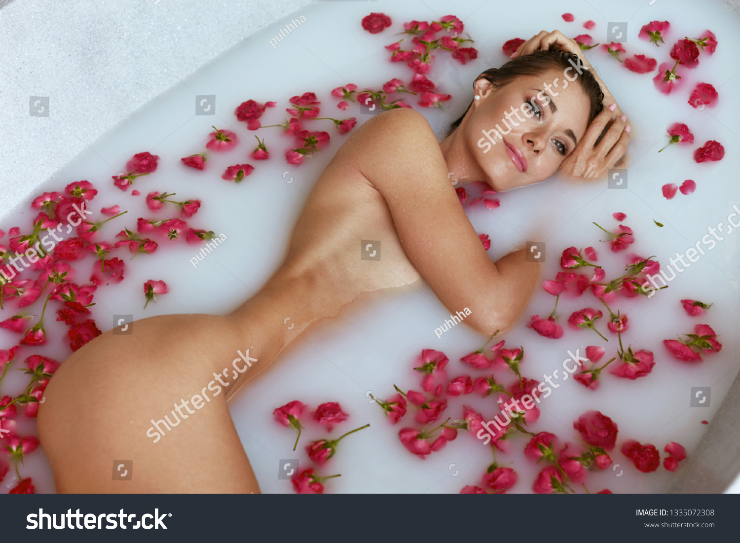 Naked women in spas