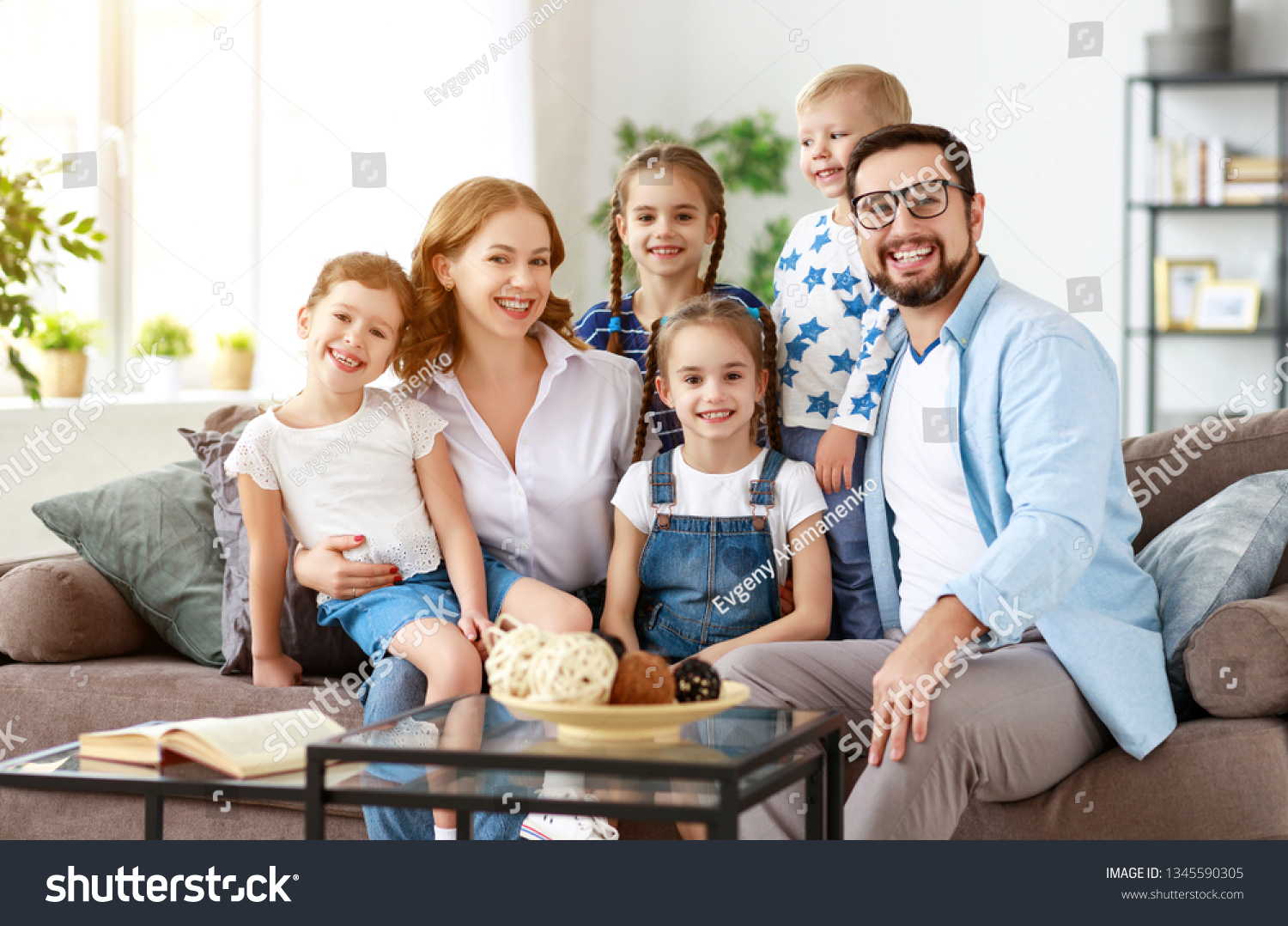 Happy Large Family Mother Father Children Stock Photo 1345590305 ...