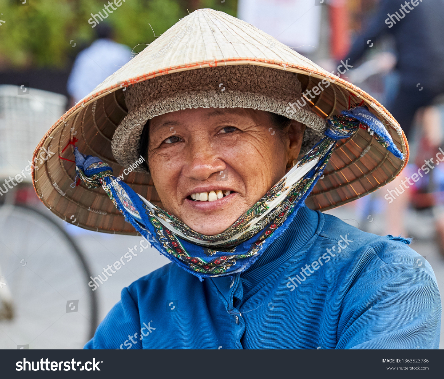 straw vietnamese hat