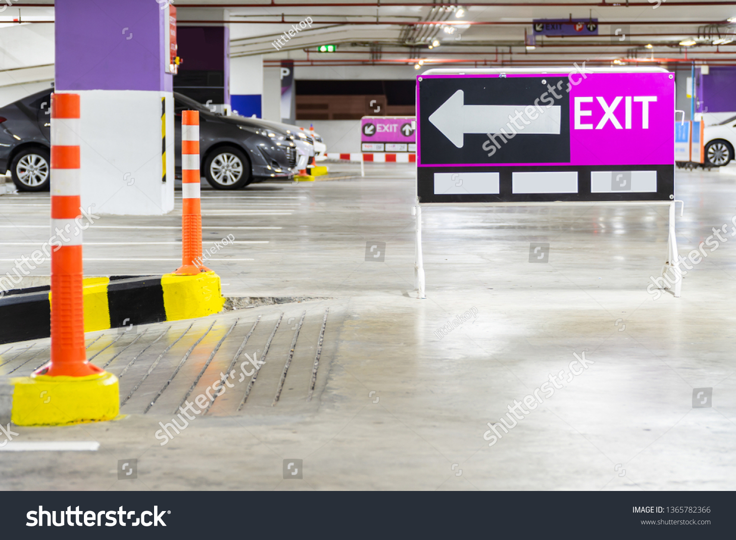 Car Parking Free Copy Space Stock Photo 1365782366 | Shutterstock