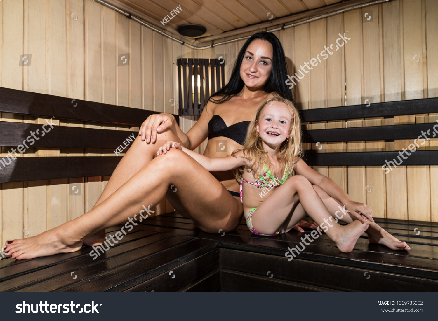 фото голой мамы и дочки в бане фото 119