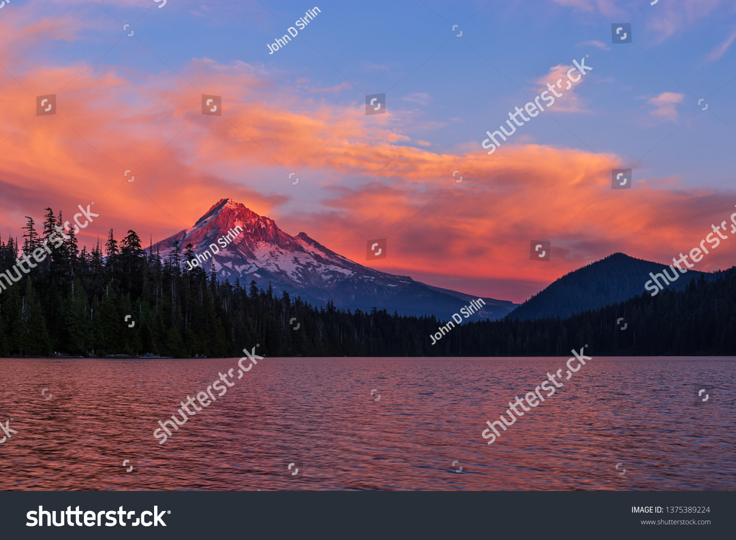 Sunset Alpenglow On Mt Hood Oregon Stock Photo 1375389224 Shutterstock
