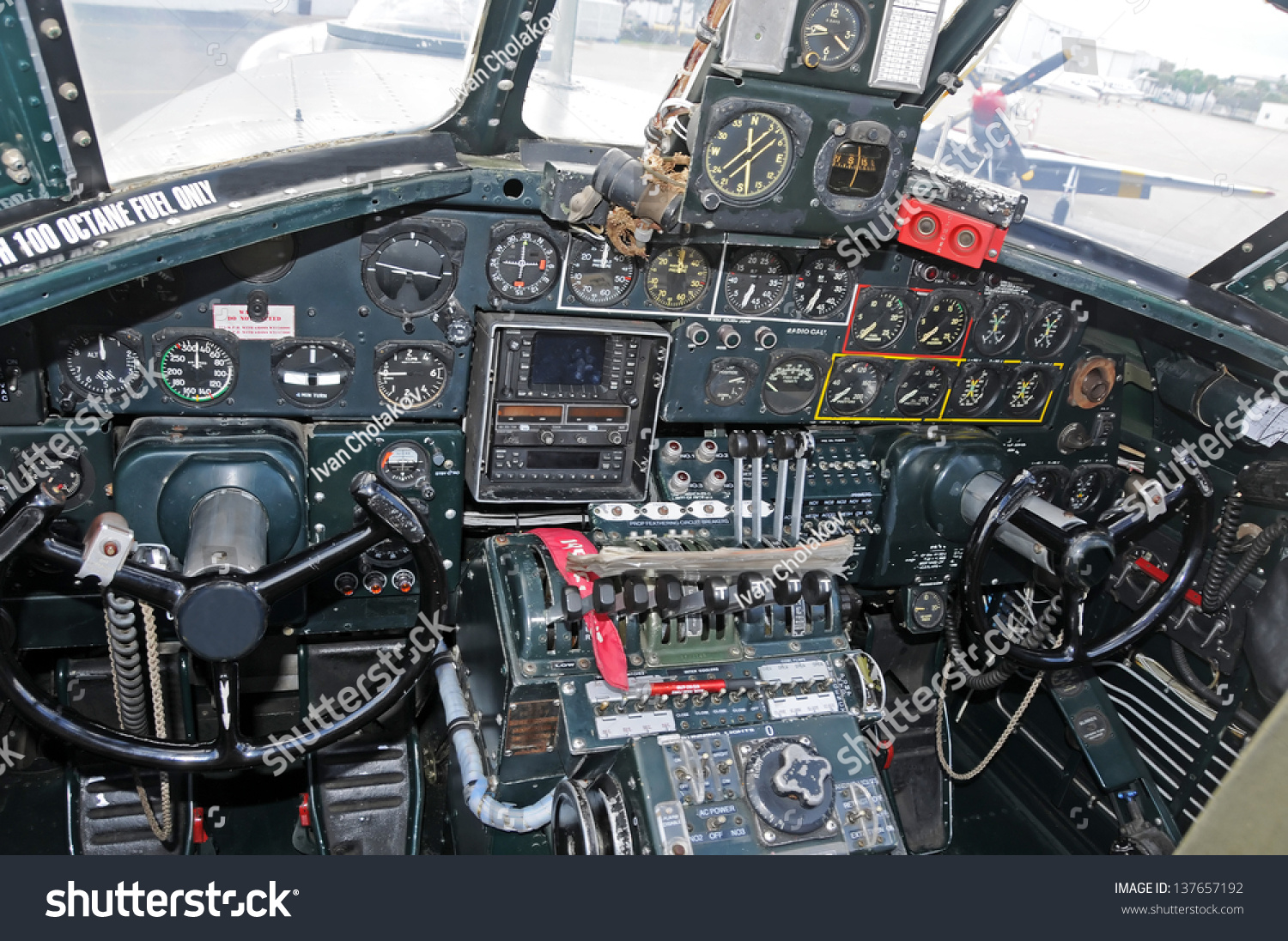 World War 2 Era Bomber Cockpit Stock Photo 137657192 | Shutterstock