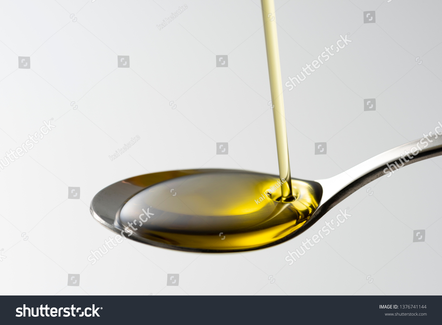 Spoon Olive Oil Stock Photo 1376741144 | Shutterstock