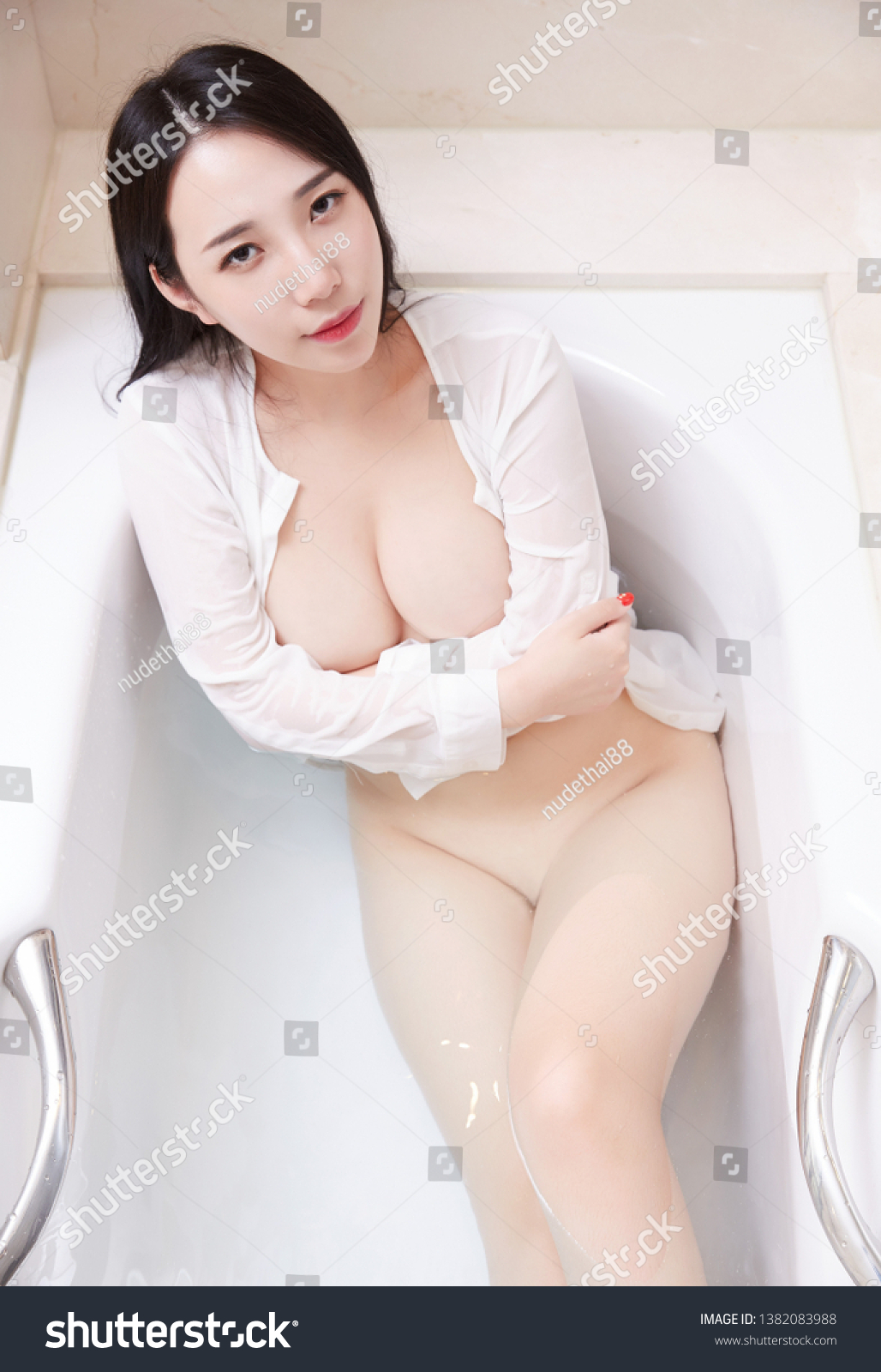 Young Japanese Nude