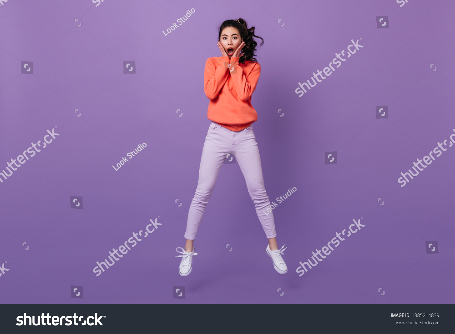 Amazed Asian Woman Looking Camera Studio Stock Photo 1385214839 ...