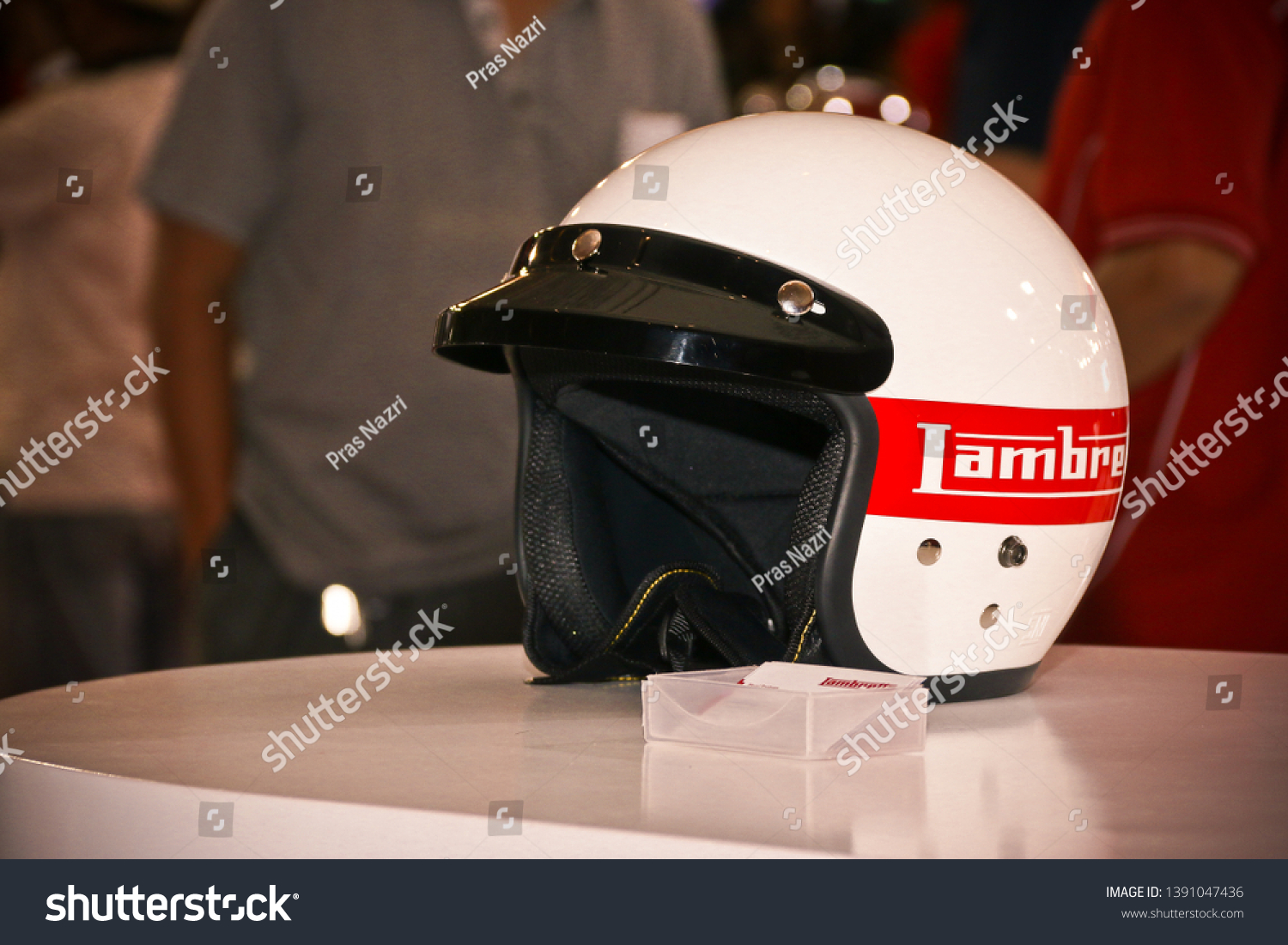 retro lambretta helmet