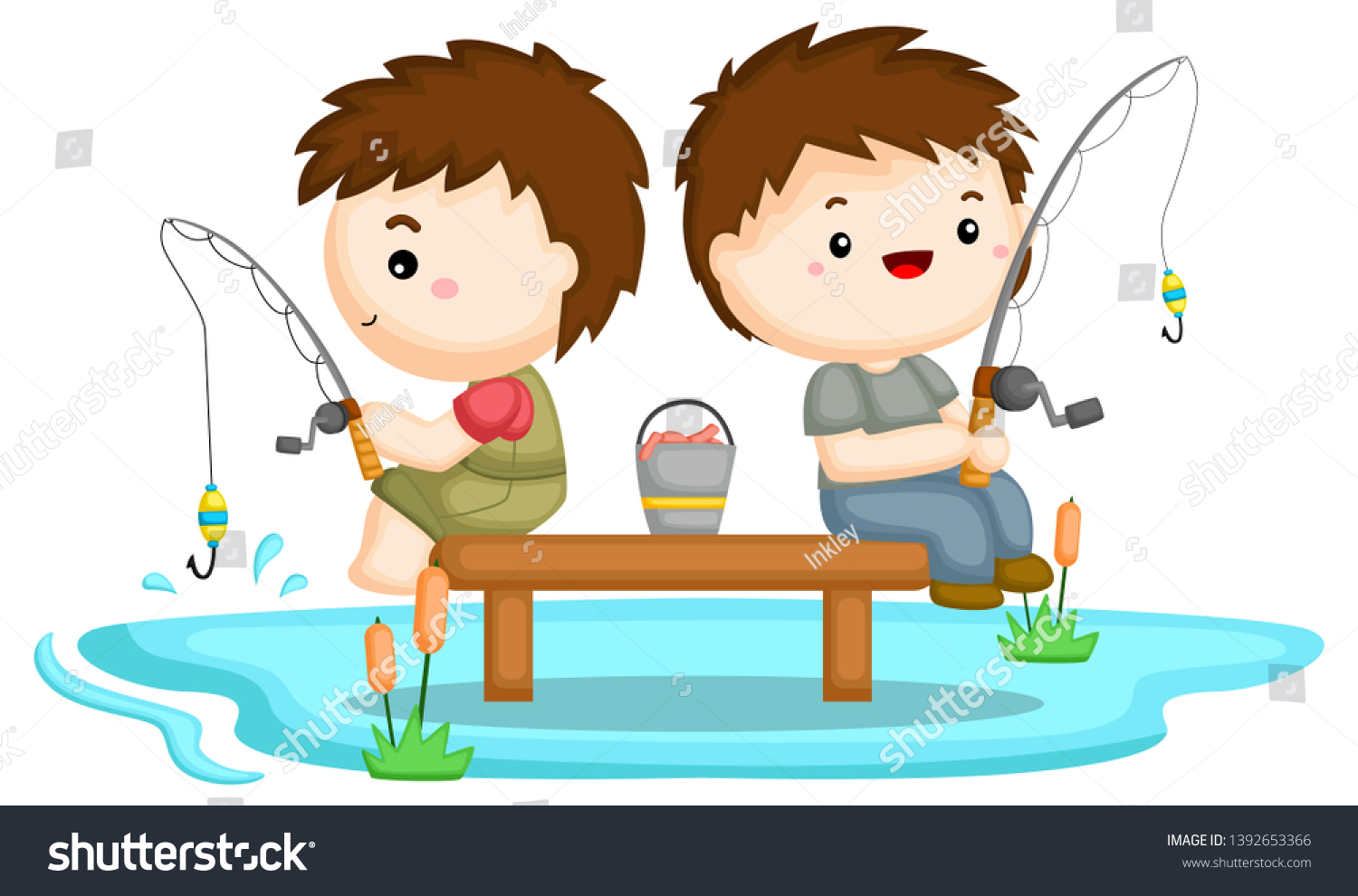 Два темных мальчика ловят рыбу