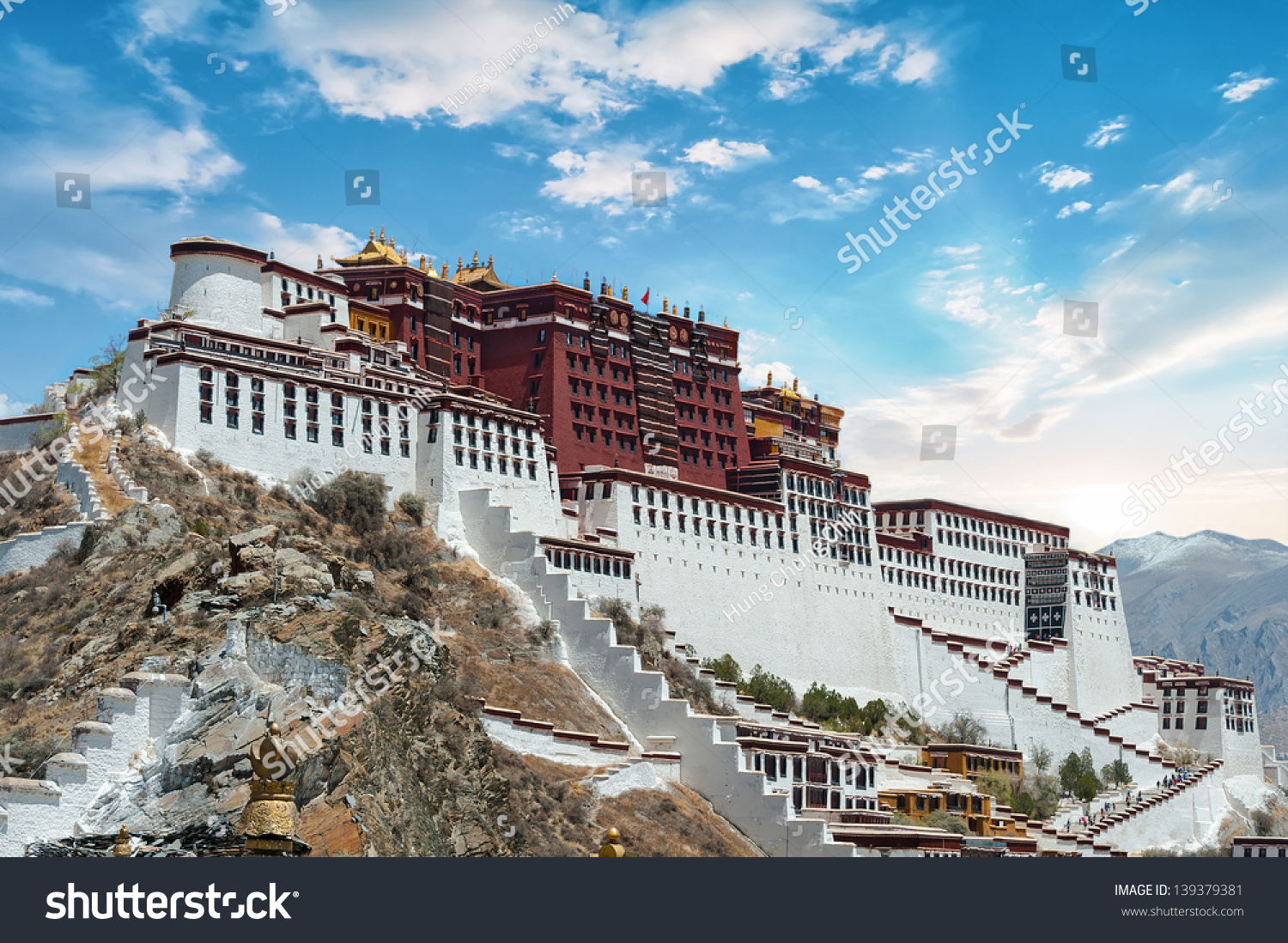 Potala Palace Lhasa Tibet Beautiful Sky Stock Photo 139379381 ...