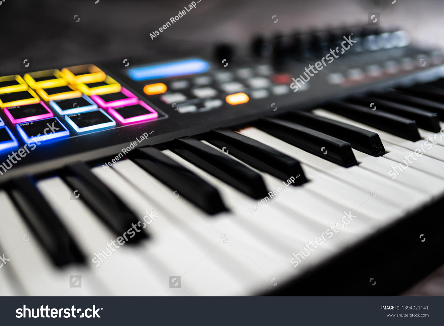 keyboard music studio