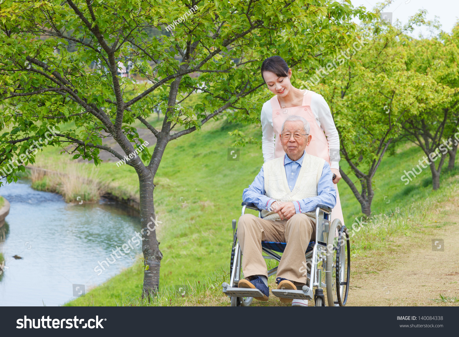 Отдых на свежем воздухе старость инвалидная коляска
