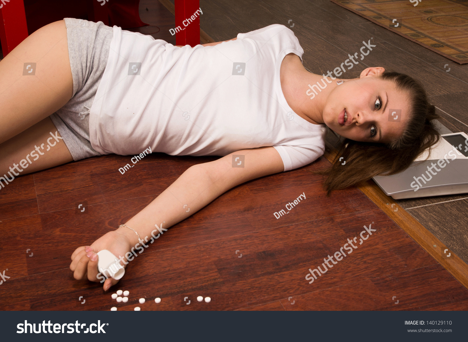 Crime Scene Simulation Overdosed Victim Lying Stockfoto 140129110 Shutterstock 2975