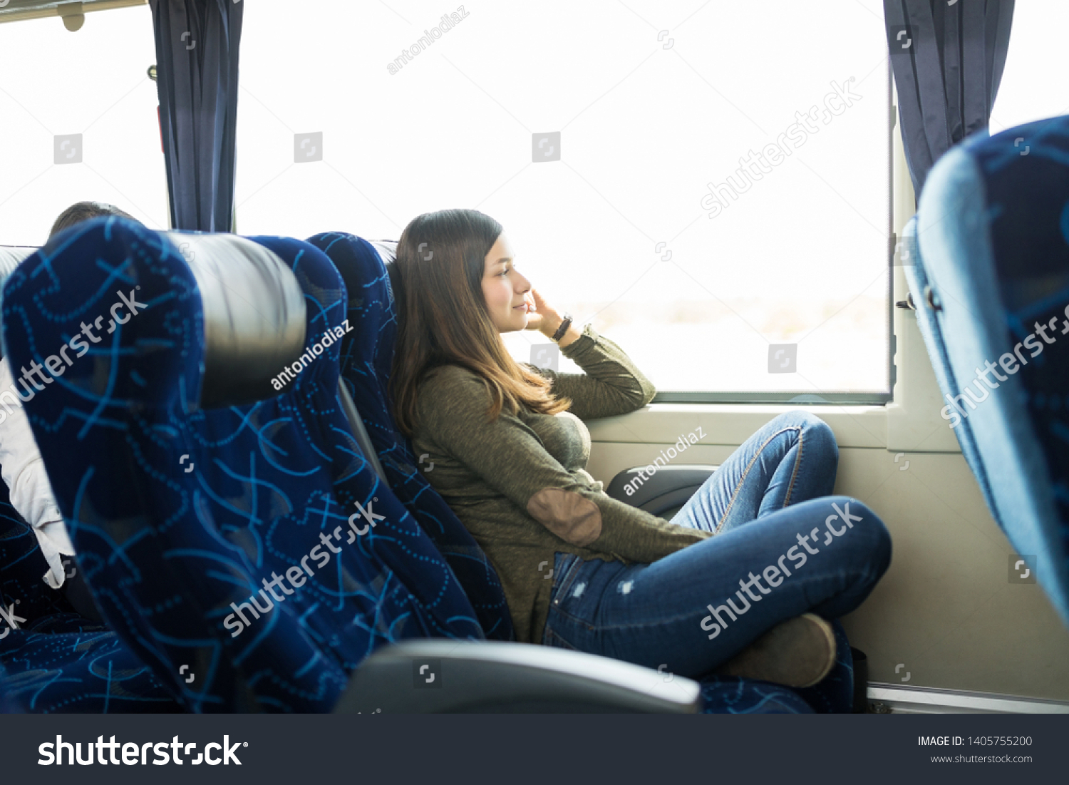 Кресла автобуса у окна