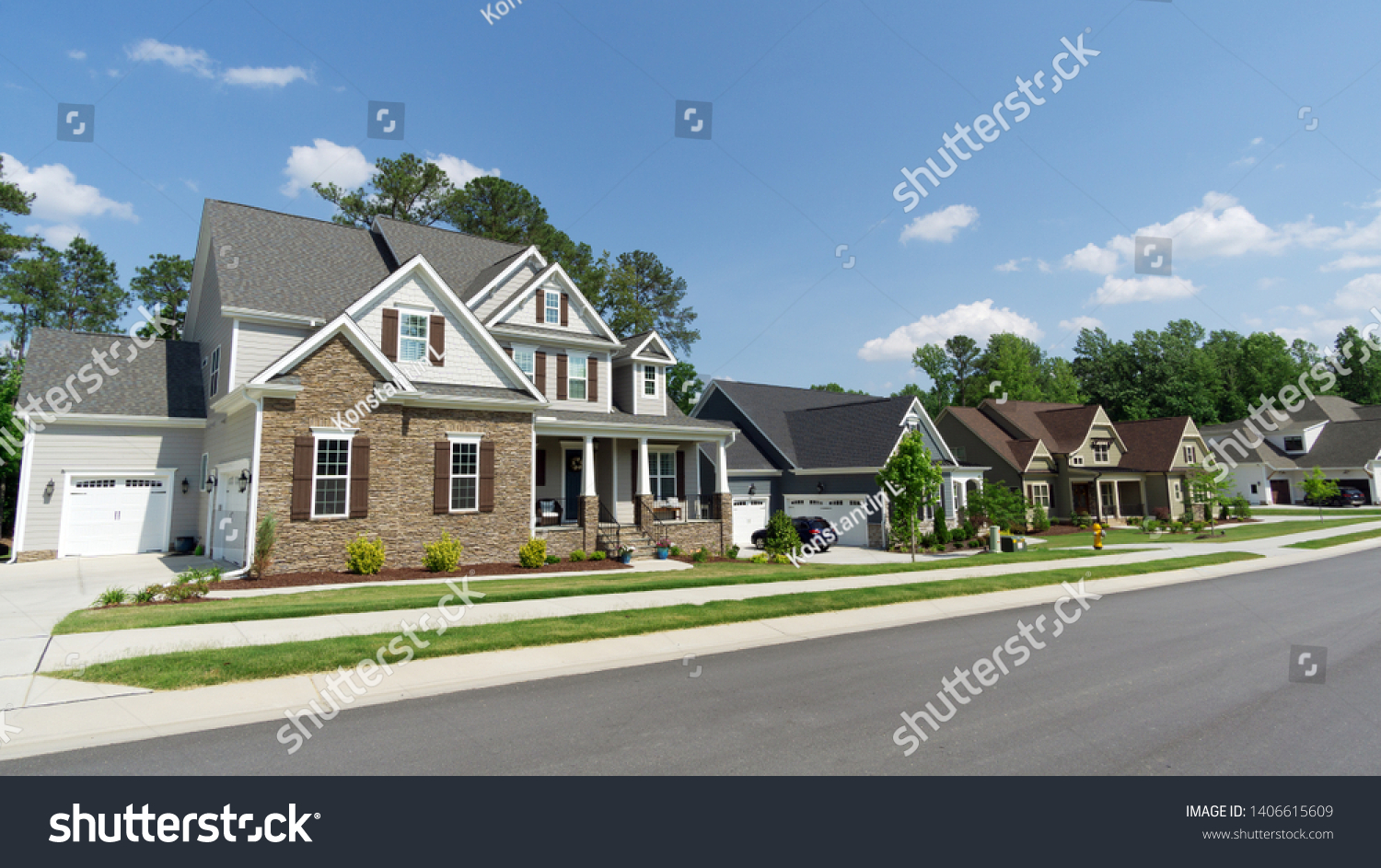 20,947 New suburb street Images, Stock Photos & Vectors | Shutterstock