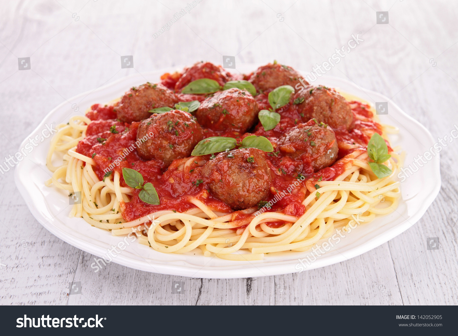 Спагетти с тефтелями из индейки