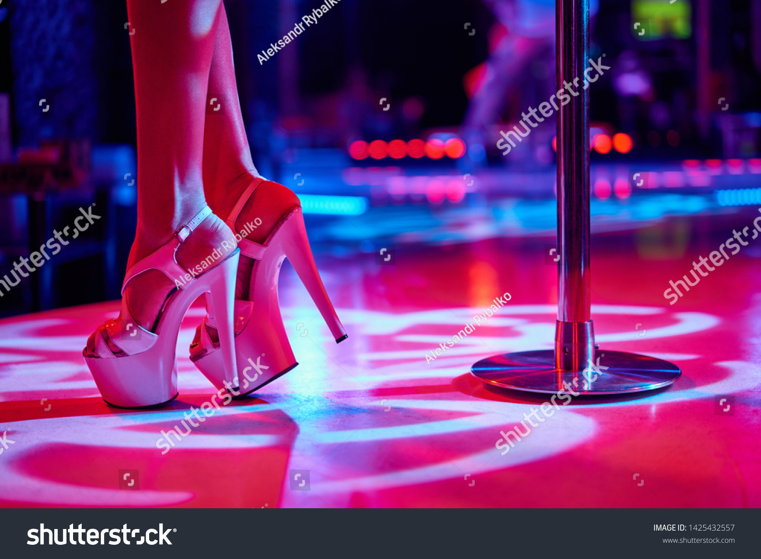 Young Sexy Girl Strip Club Luring Foto Stok 1425432557 Shutterstock 