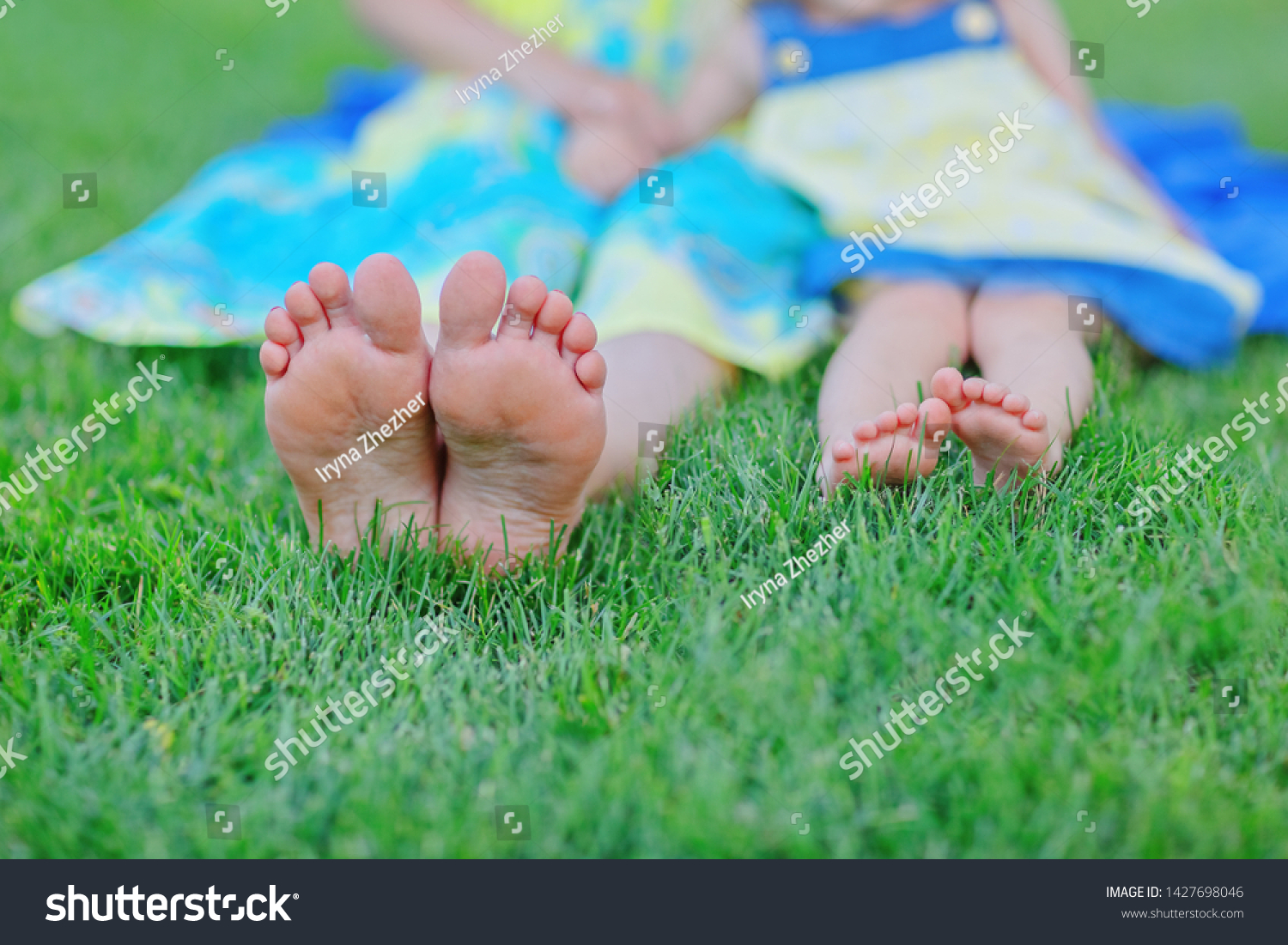 Feet Mom Little Girl On Lawn Stock Photo 1427698046 | Shutterstock