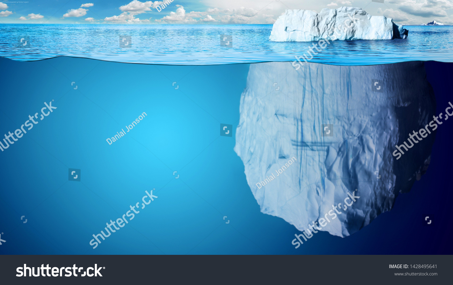 美しい透明な海を背景に氷山の水中からの眺め イラトス のイラスト素材 Shutterstock
