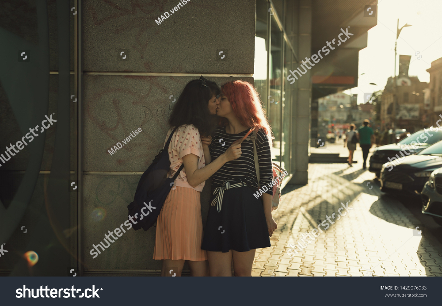 Girlie Kissing