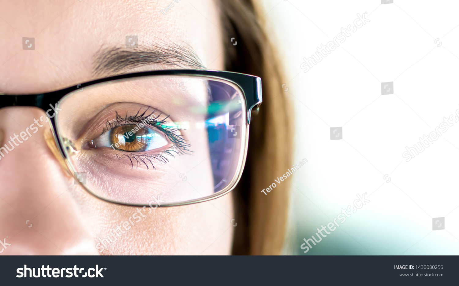 glasses for close up work