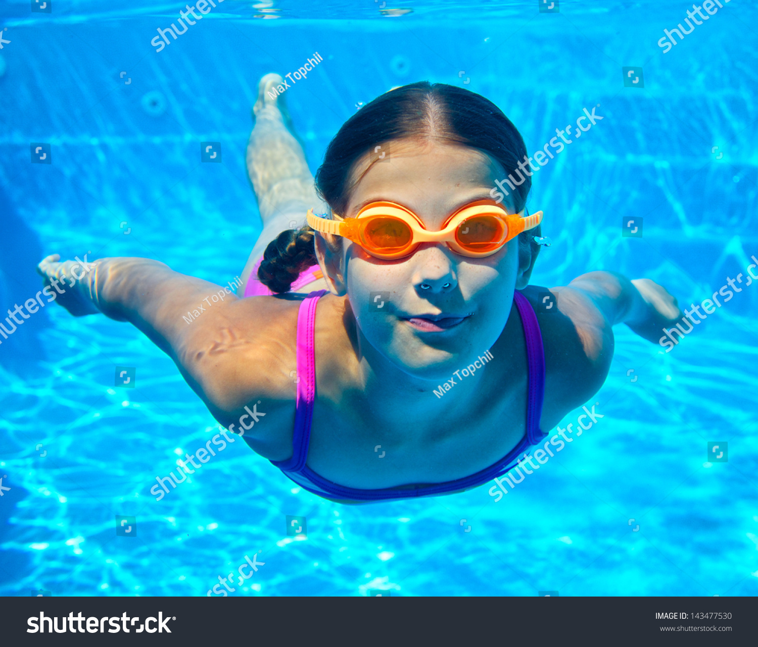 Little Girl Water Park Swimming Underwater Stock Photo 143477530 ...