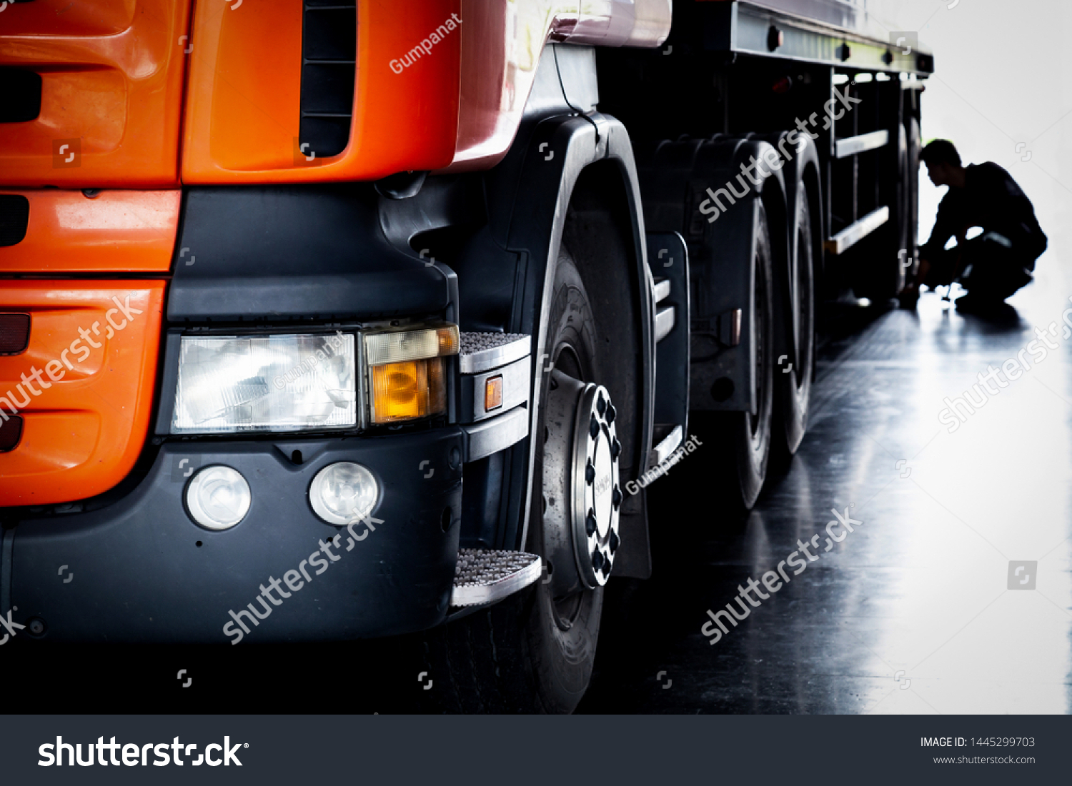 9,943 Trailer Repairs Images, Stock Photos & Vectors | Shutterstock