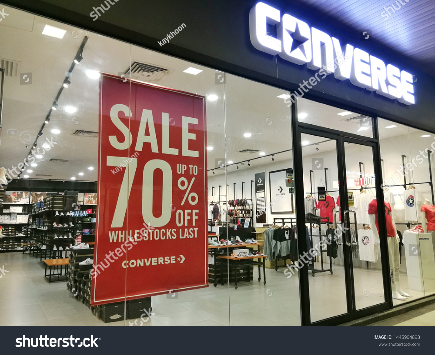 converse store woodfield