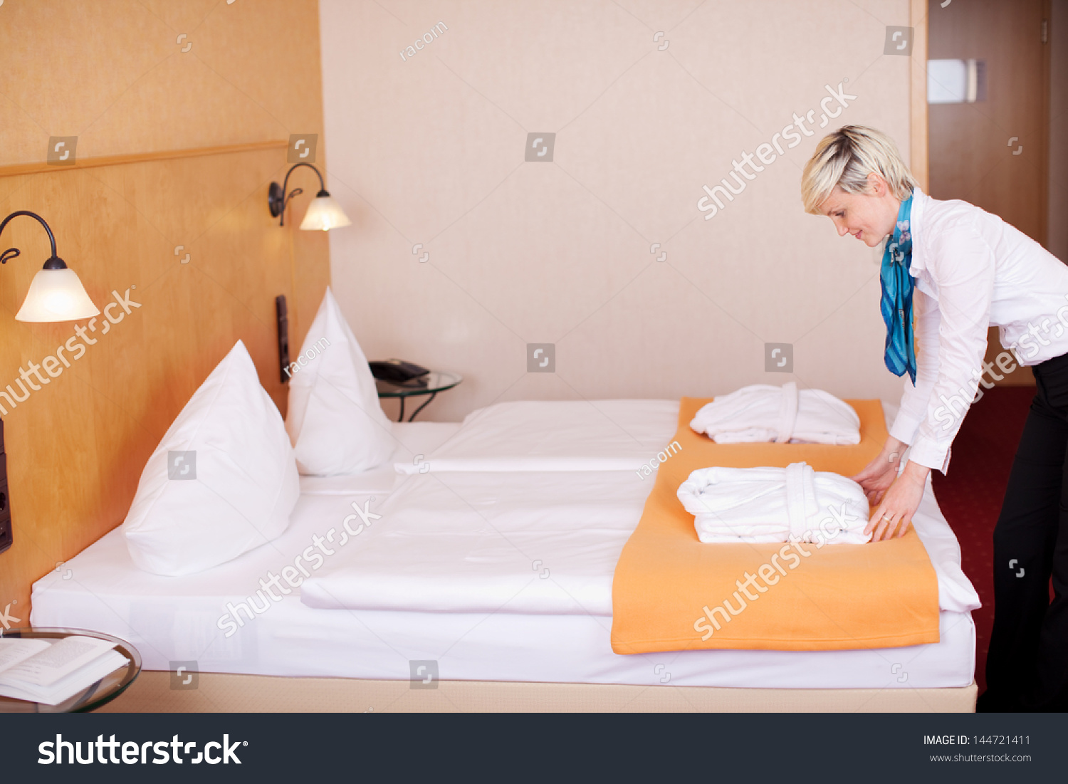 как заправить кровать в гостинице