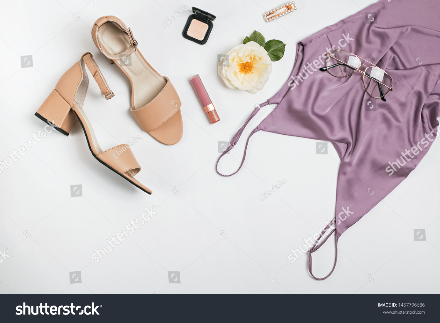 168,610 Silk clothes women Images, Stock Photos & Vectors | Shutterstock