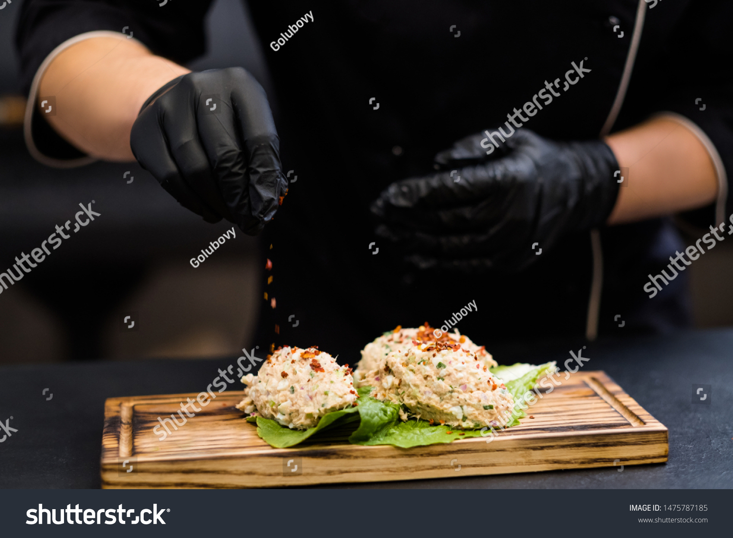 black catering gloves