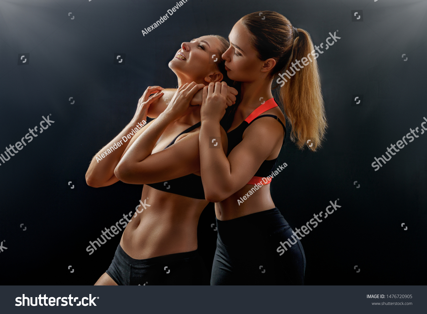 Girls Fight Strip