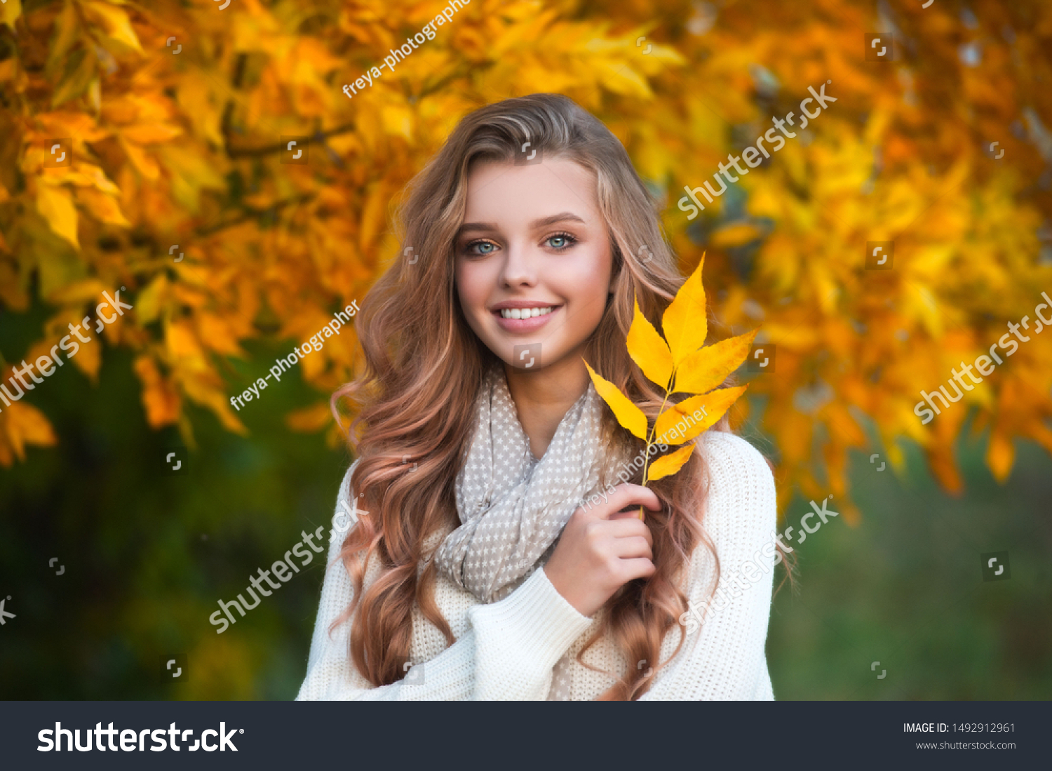 Beautiful Girl Walking Outdoors Autumn Smiling Stock Photo 1492912961 ...