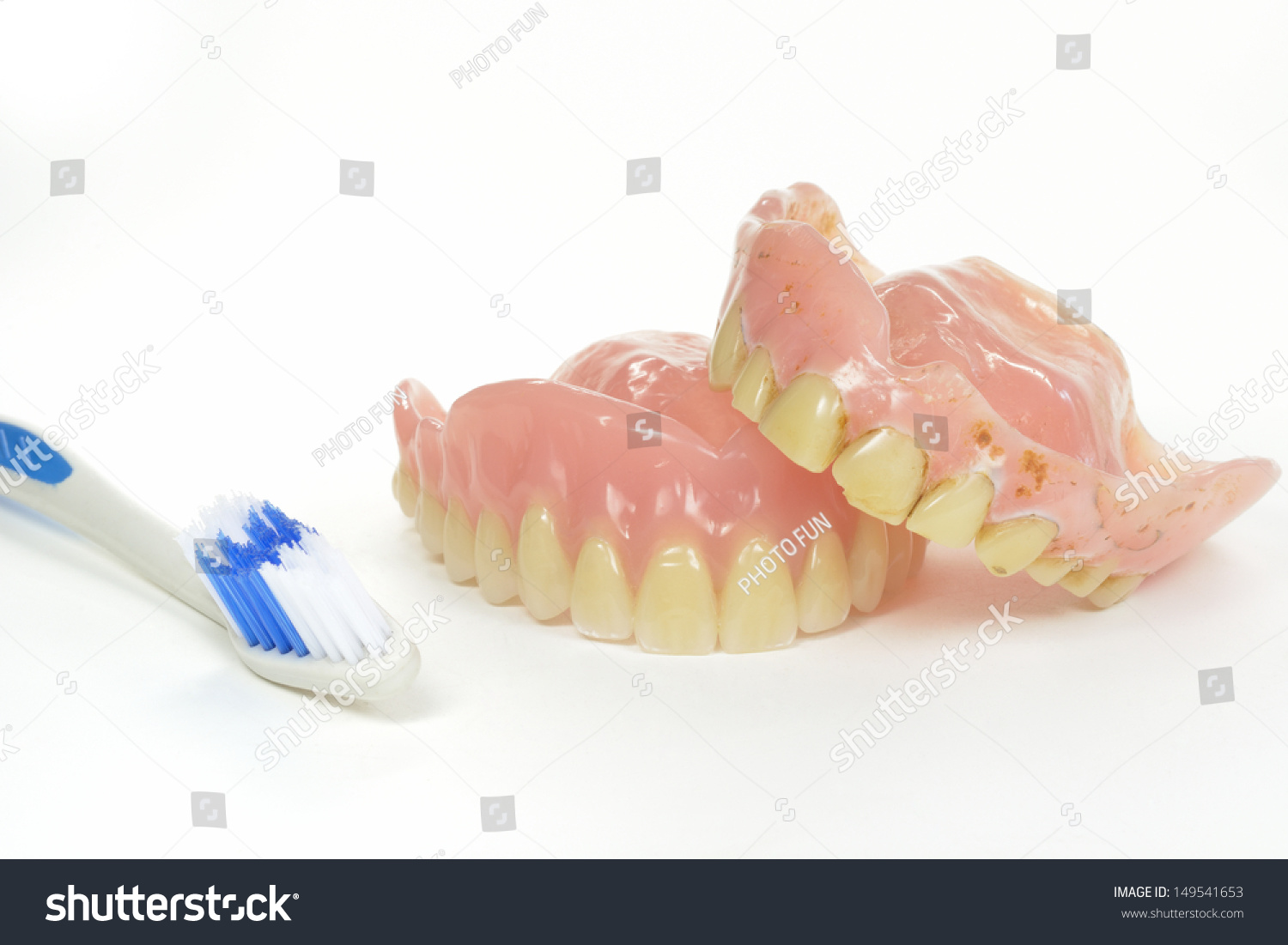 Чисткf зубного протеза