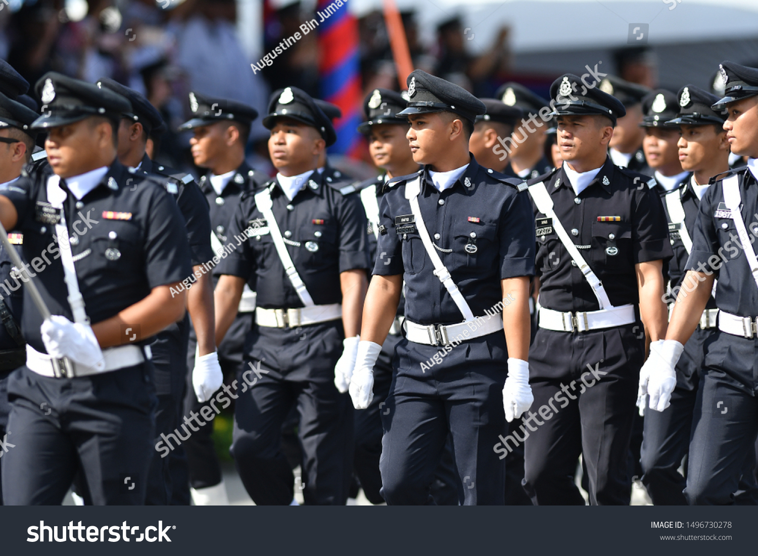 Malaysia Polis Ranking : Malaysian Police Say A Prayer During A Parade ...